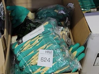 Werkhandschoenen in drie dozen w.o. showa en worktoolcenter. - afbeelding 3 van  3
