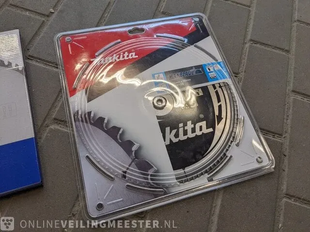 Werkkast met inhoud - afbeelding 39 van  85