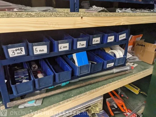 Werkkast met inhoud - afbeelding 49 van  85
