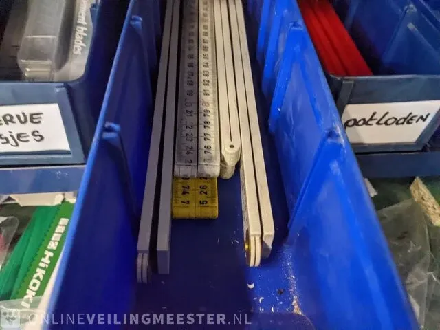 Werkkast met inhoud - afbeelding 75 van  85