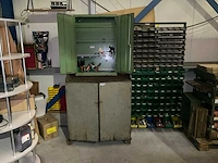 Werkkast / wandrek met inhoud - afbeelding 1 van  7