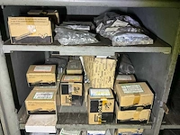 Werkkast / wandrek met inhoud - afbeelding 6 van  7