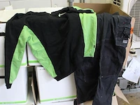 Werkkleding met opdruk in 9 dozen. - afbeelding 2 van  2