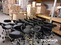 Werkkruk op wielen met rugleuning - afbeelding 5 van  5