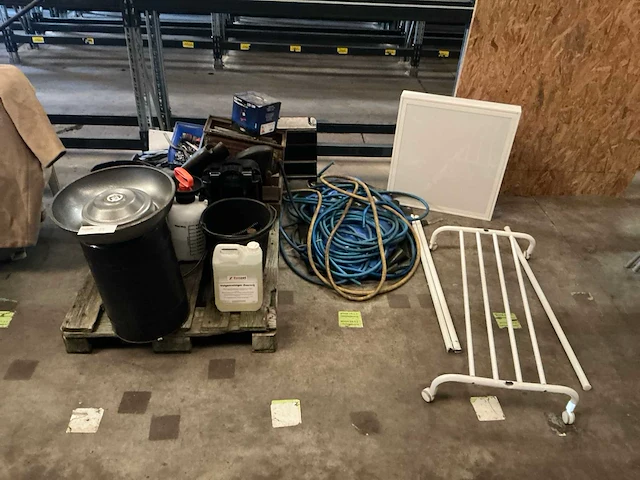 Werkplaats inventaris - afbeelding 1 van  8