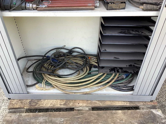 Werkplaats kast met inhoud - afbeelding 4 van  9