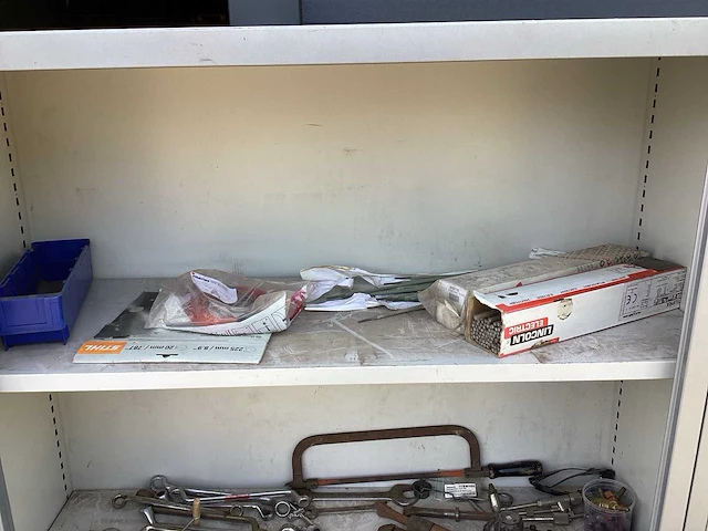 Werkplaats kast met inhoud - afbeelding 7 van  9