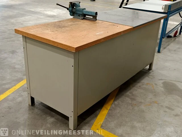 Werkplaatsbank met bankschroef - afbeelding 5 van  5