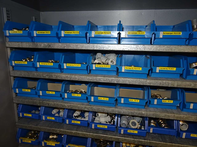 Werkplaatskast met inhoud (9x) - afbeelding 2 van  34