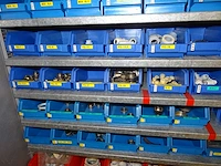 Werkplaatskast met inhoud (9x) - afbeelding 3 van  34