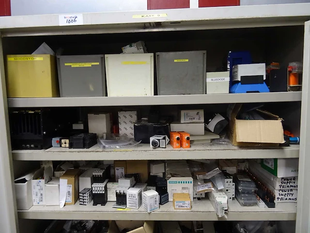 Werkplaatskast met inhoud (9x) - afbeelding 14 van  34