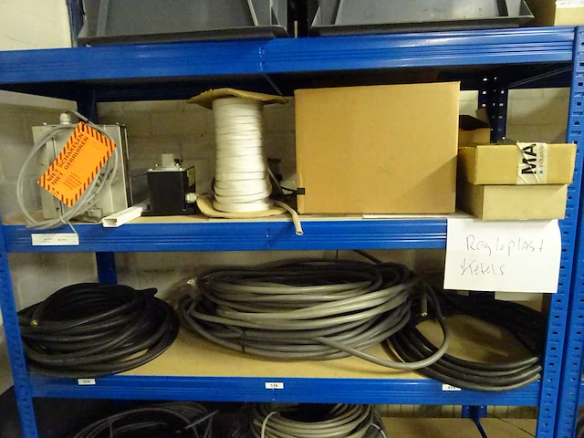 Werkplaatskast met inhoud (9x) - afbeelding 24 van  34