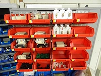 Werkplaatskast met inhoud (9x) - afbeelding 33 van  34