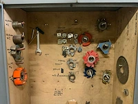 Werkplaatskast met inhoud - afbeelding 2 van  6