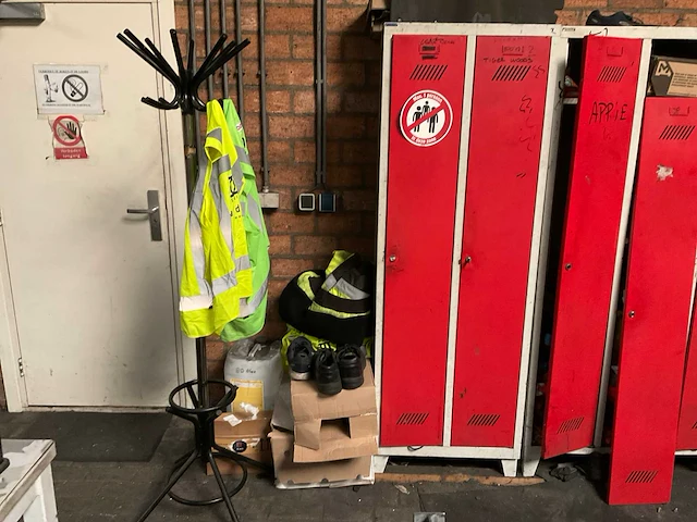 Werkplaatsmeubilair en -inventaris - afbeelding 3 van  28