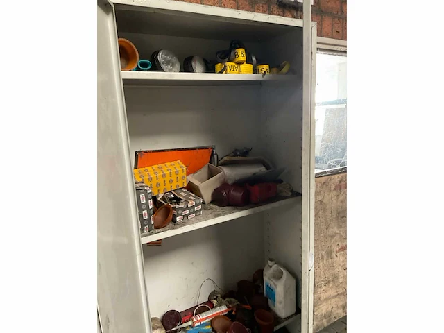 Werkplaatsmeubilair en -inventaris - afbeelding 9 van  28