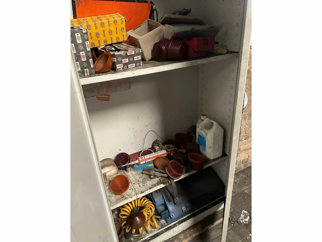 Werkplaatsmeubilair en -inventaris - afbeelding 10 van  28