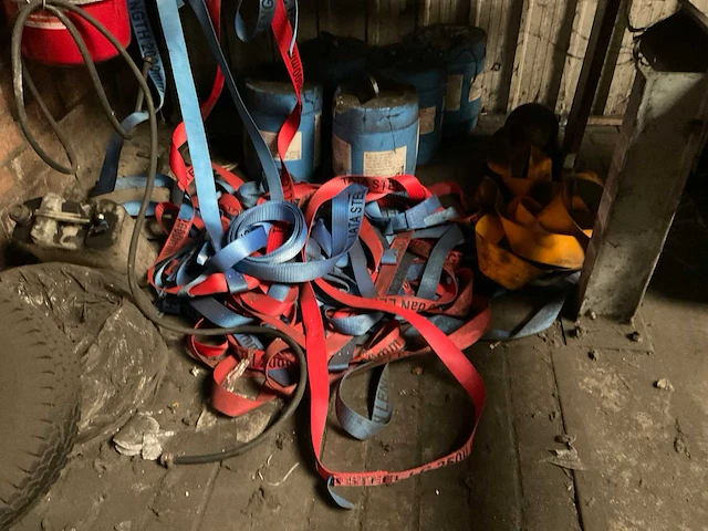 Werkplaatsmeubilair en -inventaris - afbeelding 15 van  28