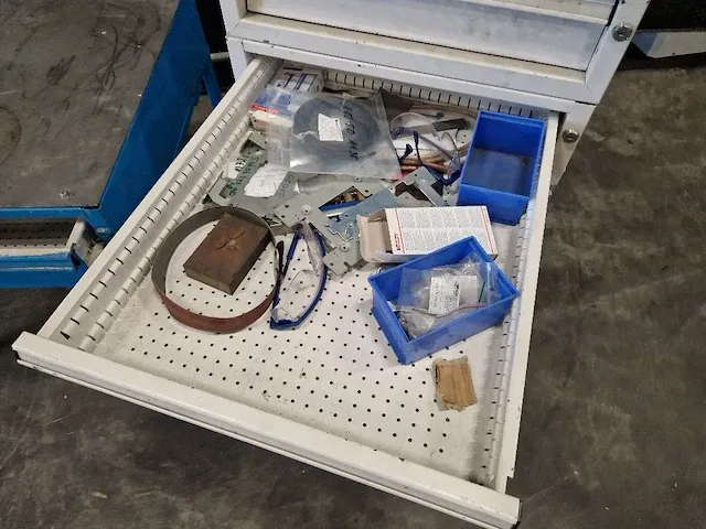 Werkplaatsmeubilair - afbeelding 8 van  8