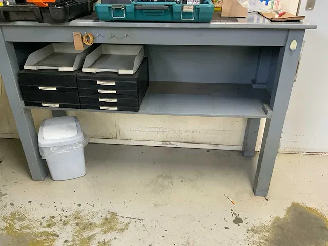 Werkplaatsmeubilair - afbeelding 1 van  2