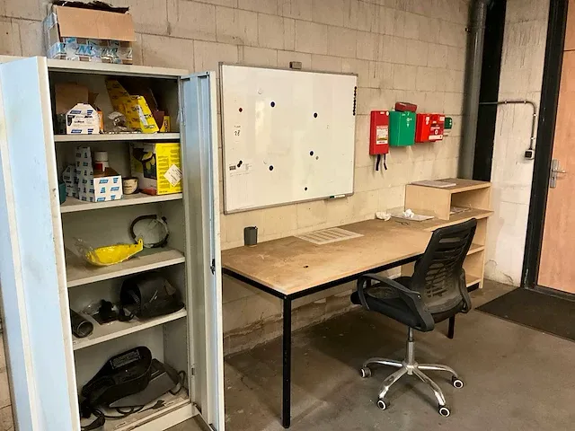Werkplaatsmeubilair - afbeelding 1 van  4