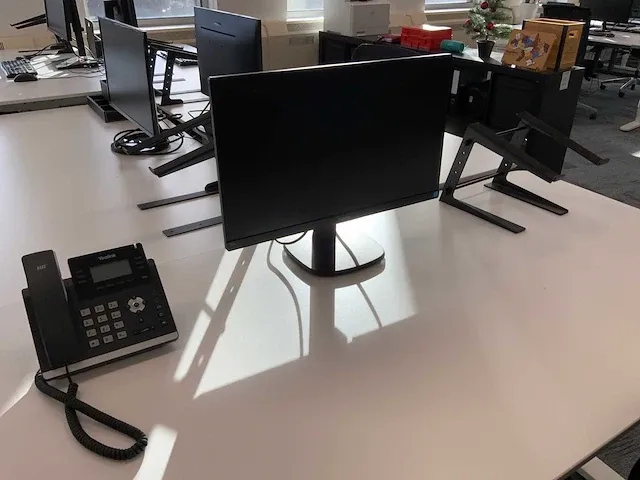 Werkplek (16x) - afbeelding 19 van  36