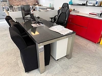 Werkplek inclusief stoelen - afbeelding 1 van  6