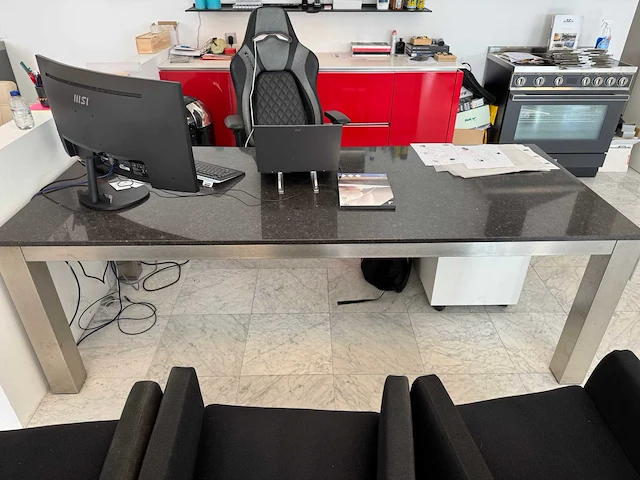 Werkplek inclusief stoelen - afbeelding 2 van  6