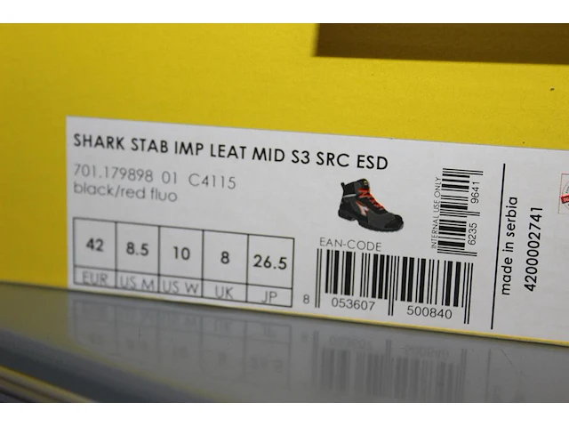 Werkschoen utility diadora sharkstab maat 42 - afbeelding 2 van  2