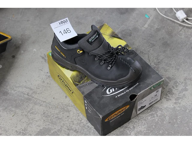 Werkschoenen grisport maat 46. - afbeelding 1 van  2
