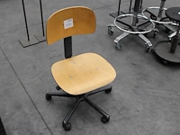 Werkstoel. - afbeelding 2 van  2