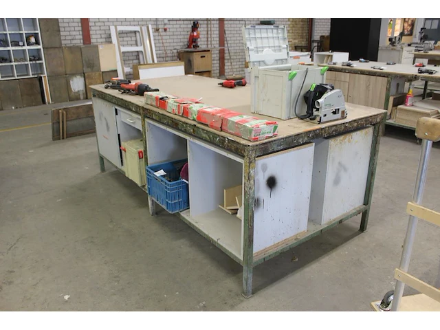 Werktafel 252 x 123 x 94 cm met metalen onderstel, deur, lade en onderplateau let op! exclusief genummerde... - afbeelding 3 van  4