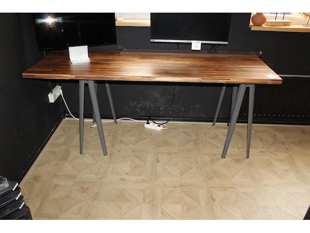 Werktafel. afmeting 186 x 64 x 75 cm. - afbeelding 1 van  2