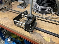 Werktafel met 2 gemonteerde knipscharen - afbeelding 3 van  4