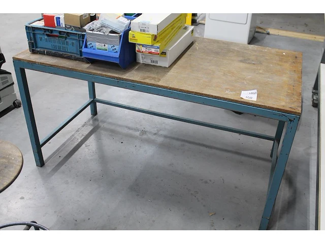 Werktafel met afmeting 150 x 75 x 78 cm. - afbeelding 1 van  2