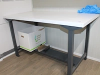 Werktafel met afmeting 155 x 76 x 86 cm. - afbeelding 2 van  2