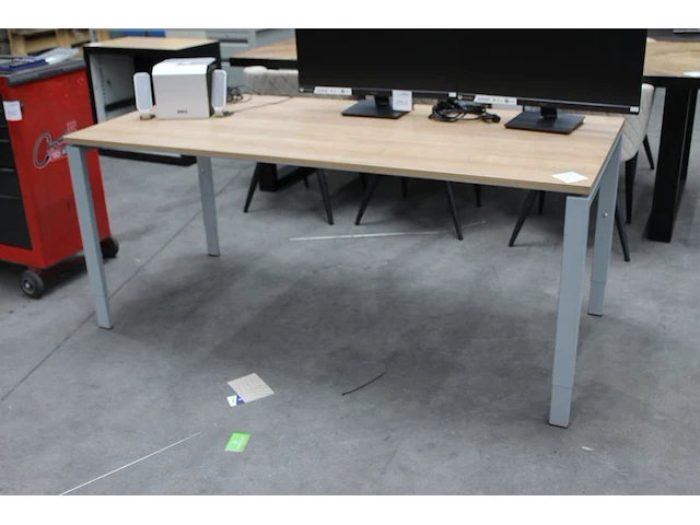 Werktafel met afmeting 180 x 80 cm. - afbeelding 1 van  1
