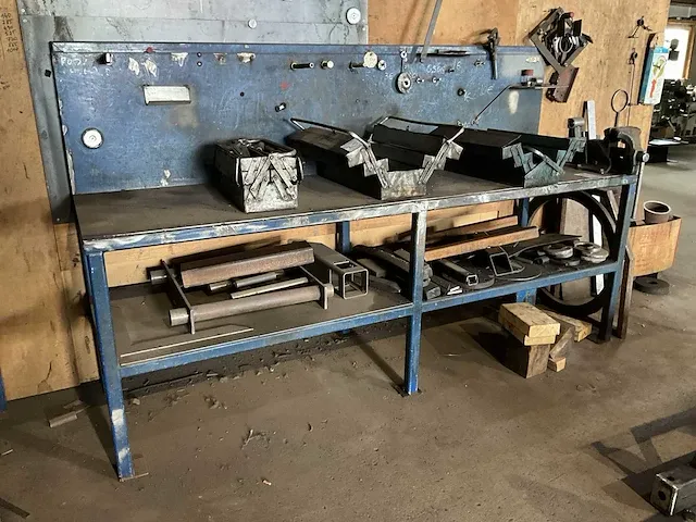 Werktafel met bankschroef - afbeelding 2 van  3
