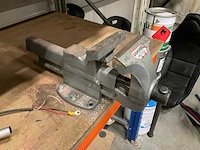 Werktafel met bankschroef - afbeelding 2 van  2
