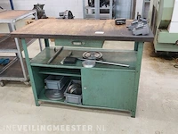 Werktafel met diverse metalen profielen - afbeelding 3 van  9