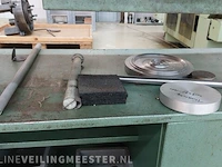 Werktafel met diverse metalen profielen - afbeelding 7 van  9