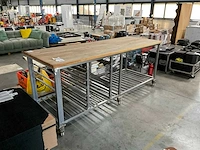 Werktafel met houten werkblad - afbeelding 1 van  4