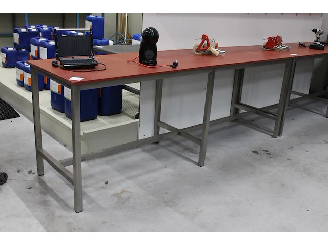 Werktafel met kunststof blad en rvs onderstel wijdeven & zn. afmeting 250 x 70 x 90 cm. - afbeelding 1 van  2