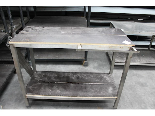 Werktafel met onderplateau en afmeting 120 x 50 x 95 cm. - afbeelding 2 van  2