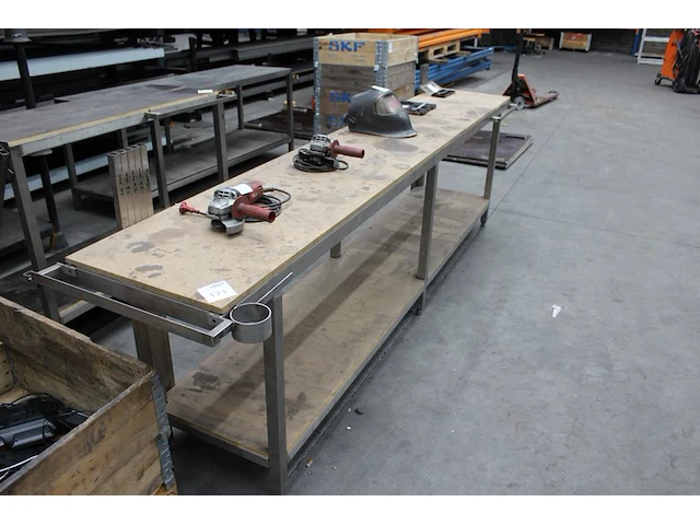 Werktafel met onderplateau en afmeting 300 x 50 x 82 cm. - afbeelding 1 van  2