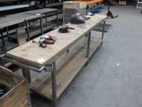 Werktafel met onderplateau en afmeting 300 x 50 x 82 cm. - afbeelding 1 van  2