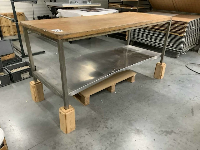 Werktafel - afbeelding 1 van  4