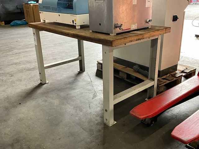 Werktafel - afbeelding 1 van  4