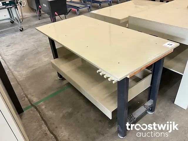 Werktafel - afbeelding 1 van  2