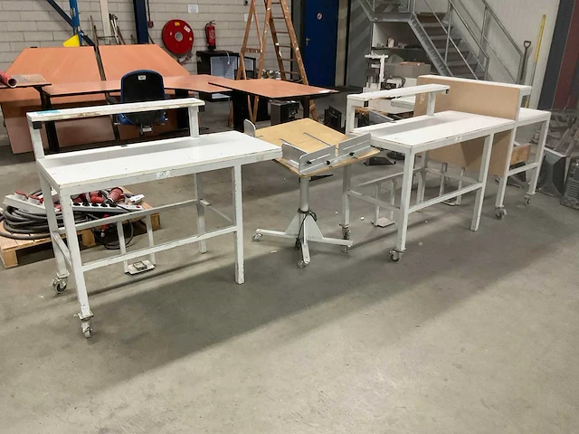Werktafels en triltafel (4x) - afbeelding 1 van  3